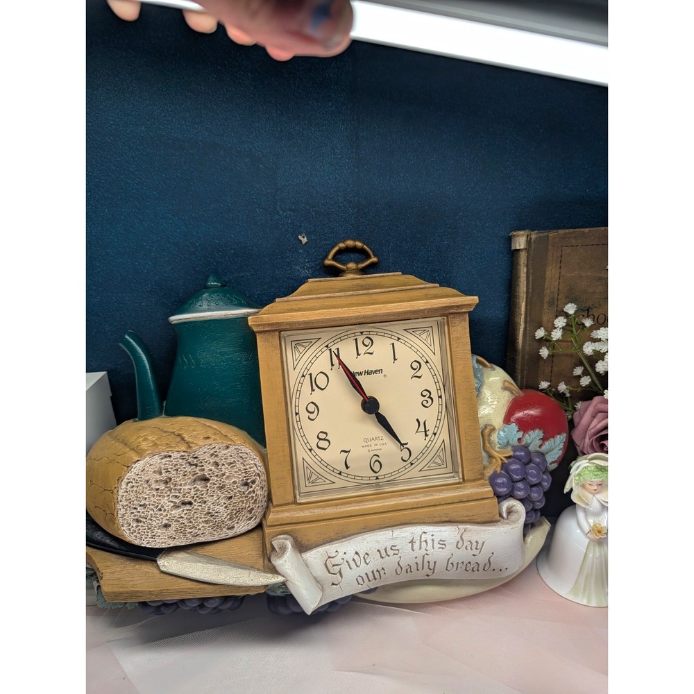 1985 Burwood Daily Bread Kitchen Wall Clock Quilt Plaque Retro Decor